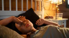 なぜいつも3~4時頃に目が覚めるのか?主な原因と対処法をご紹介します