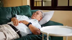 ベッドとソファ:背中と一日のエネルギーに感じる違い